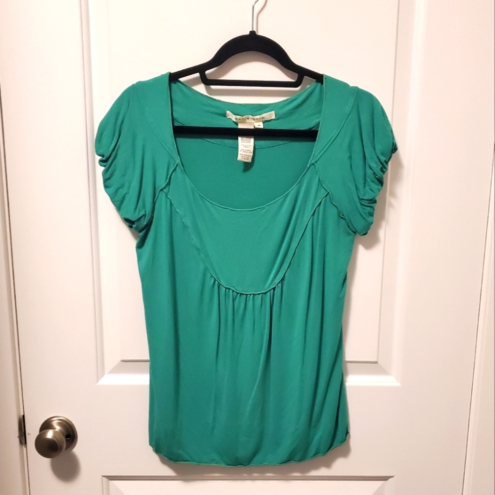 12  $30  💚EUC max studio round neck top - green